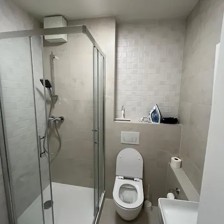 Stylish In The Heart Of The Near Aupark And The Main Station Apartment *