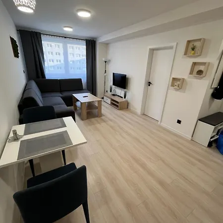 Stylish In The Heart Of The Near Aupark And The Main Station *